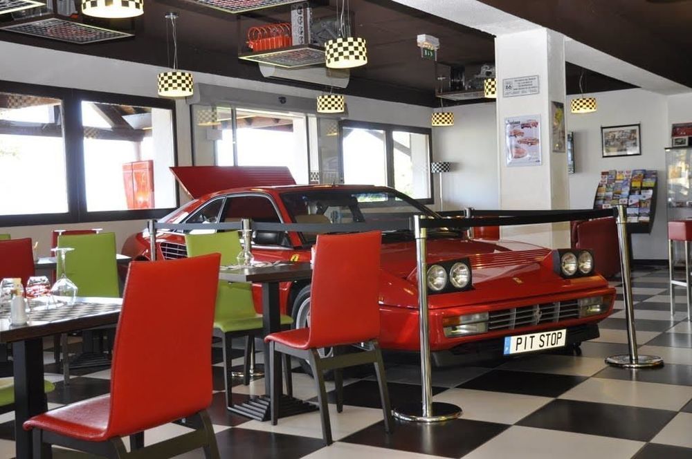 Kyriad Montlucon - Saint Victor Restaurant photo