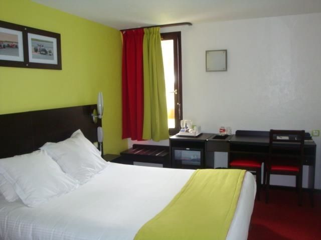 Kyriad Montlucon - Saint Victor Room photo